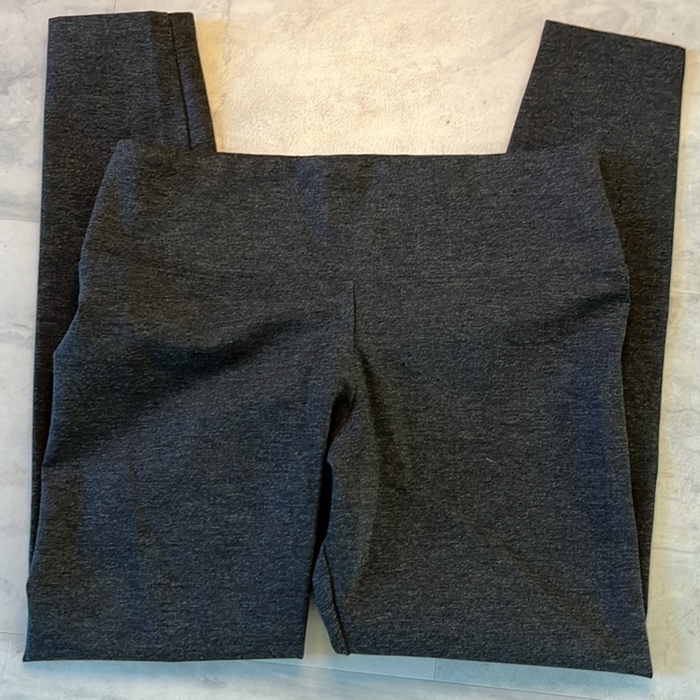 Banana Republic Athletic Leggings NWOT 27.5” Inseam Charcoal color Size L